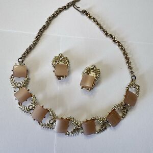 Vintage Coro Thermoset Choker Necklace Earring Set Gold Tone Moonstone Peach 50s
